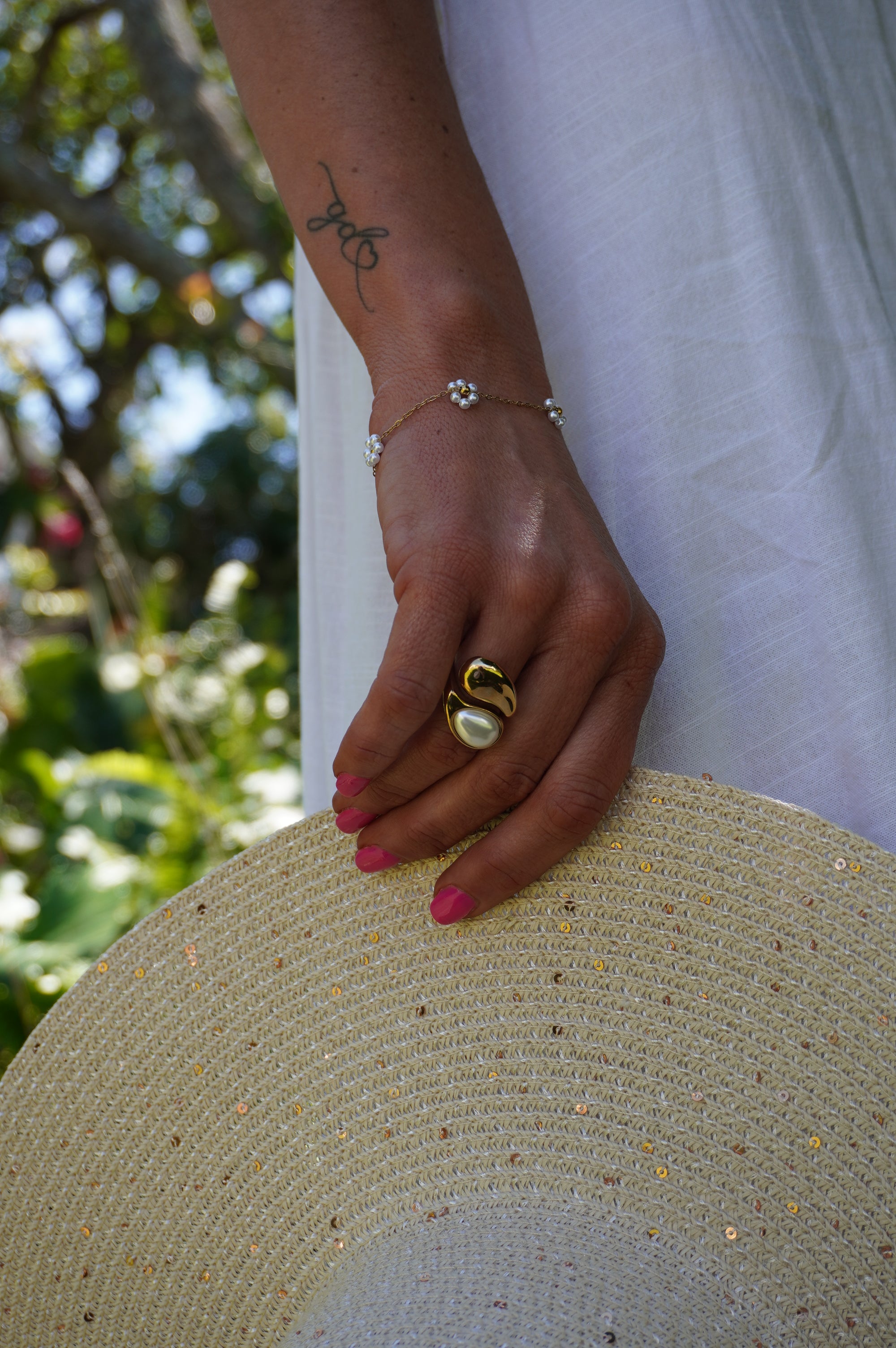 White Daisy Bracelet
