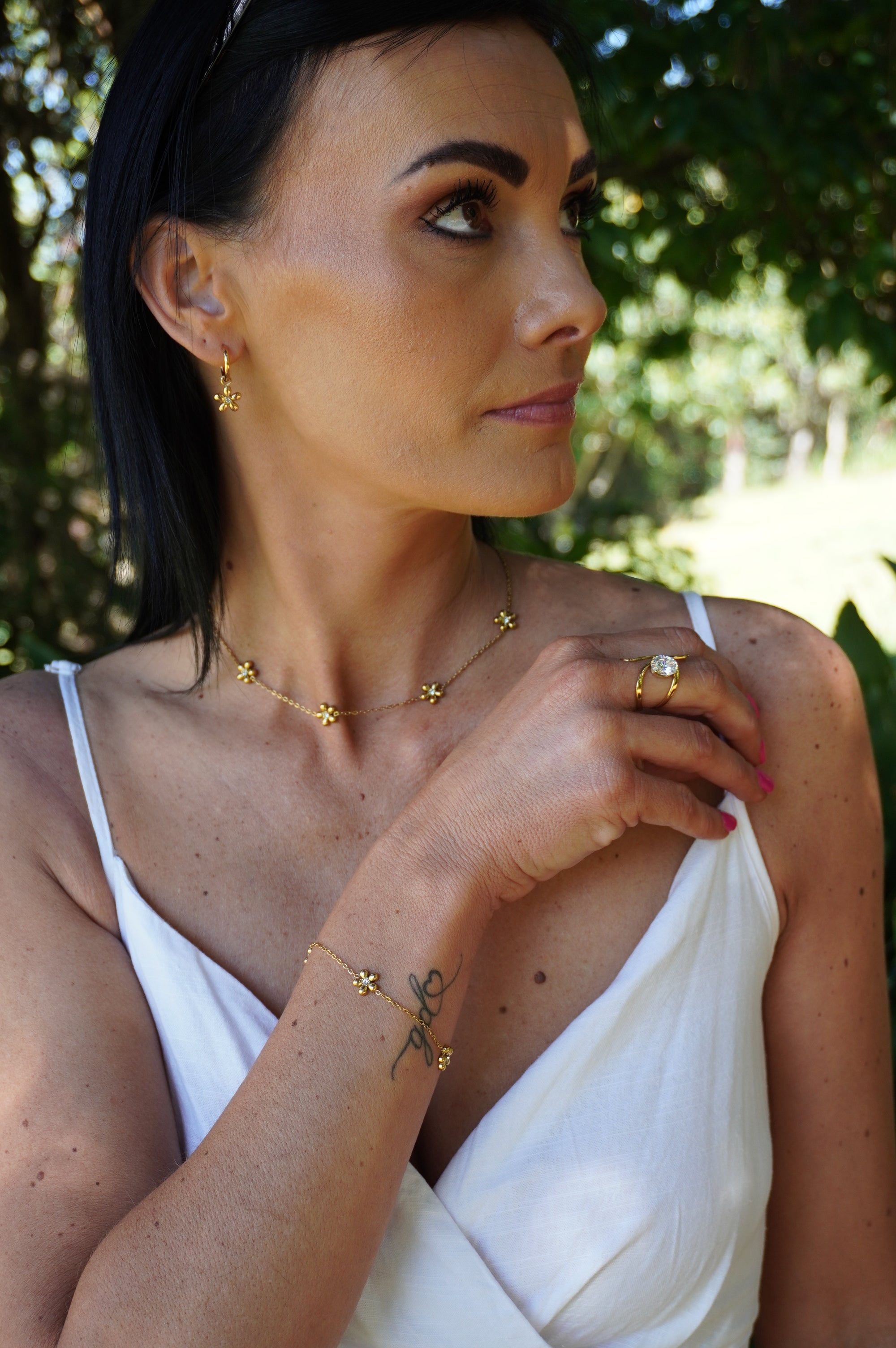 Charne Daisy Necklace