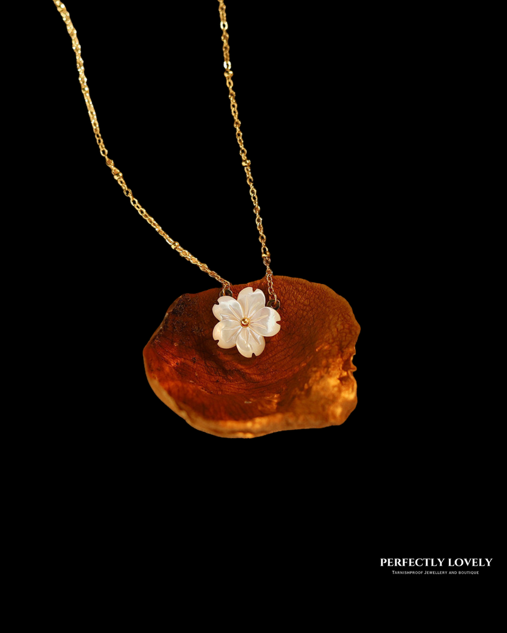 Jolie Flower Necklace