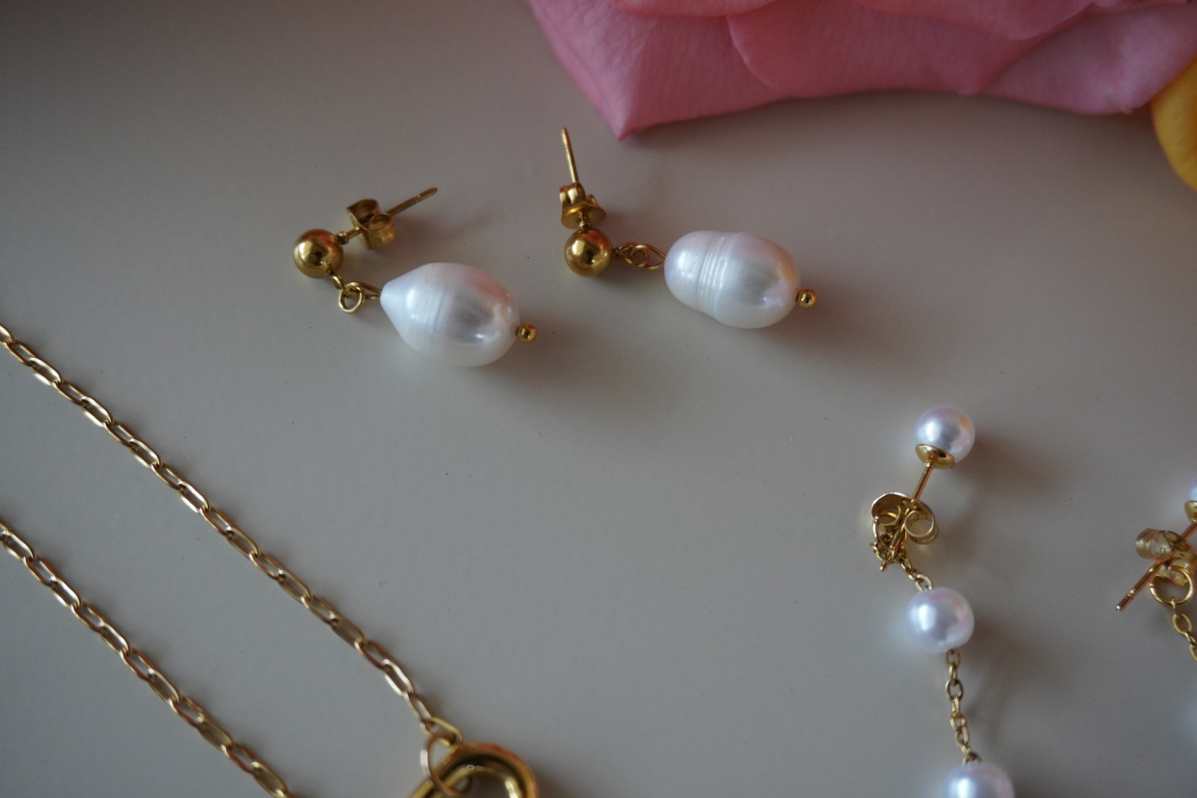 Winny Pearl Studs