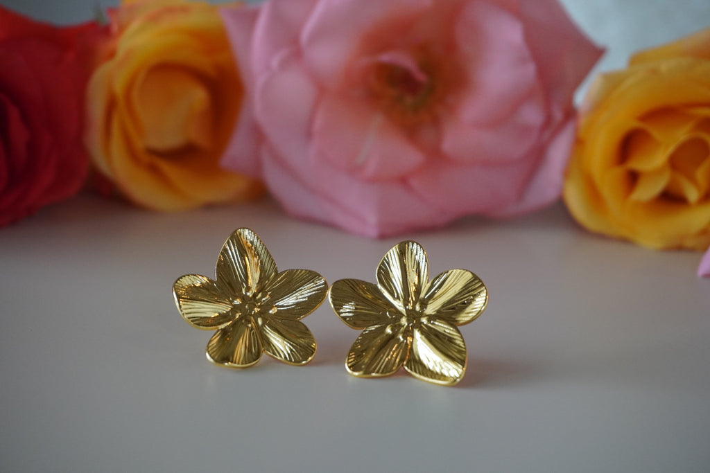 Peoni Studs