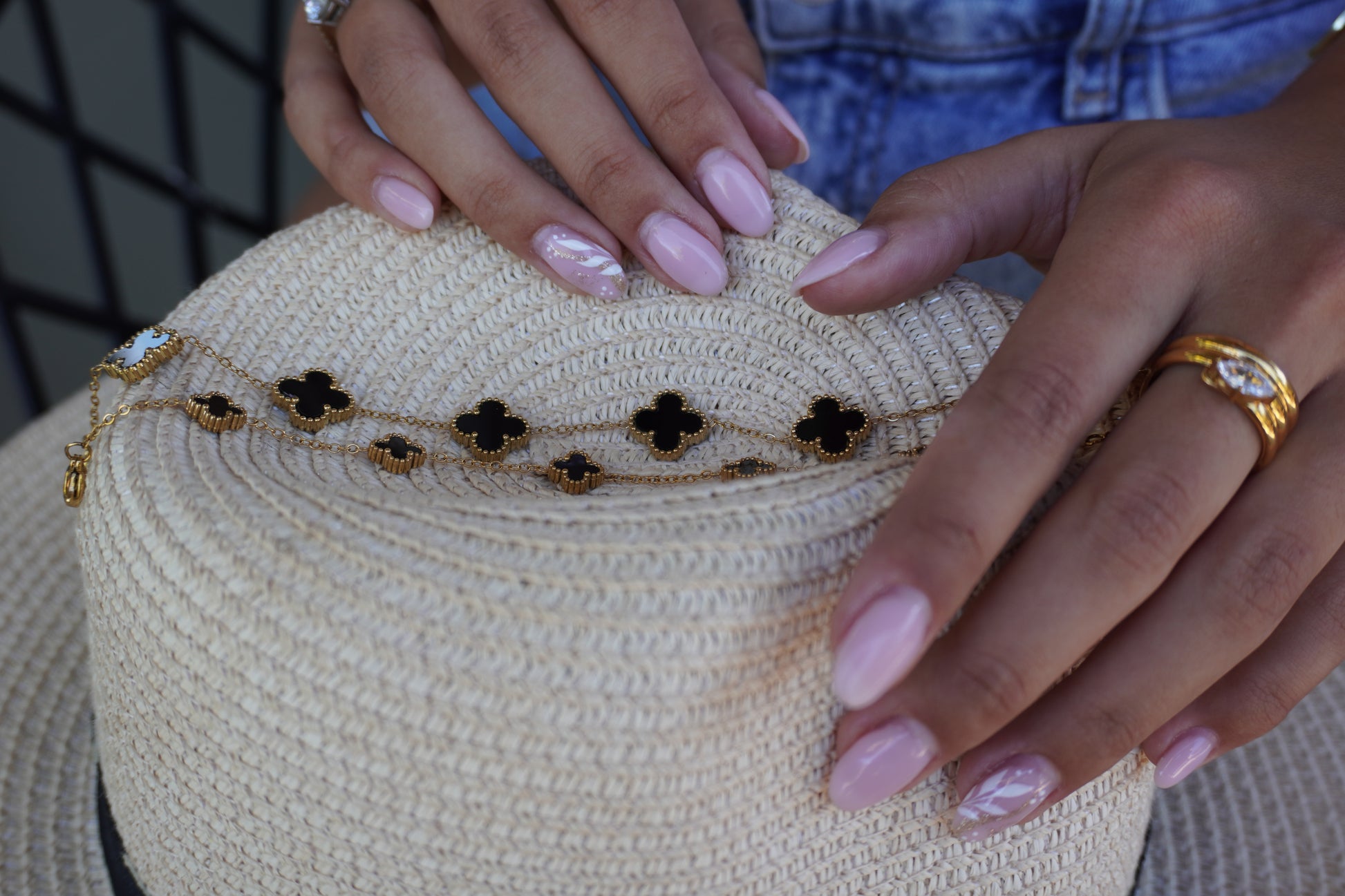 White/Black Clover Bracelet
