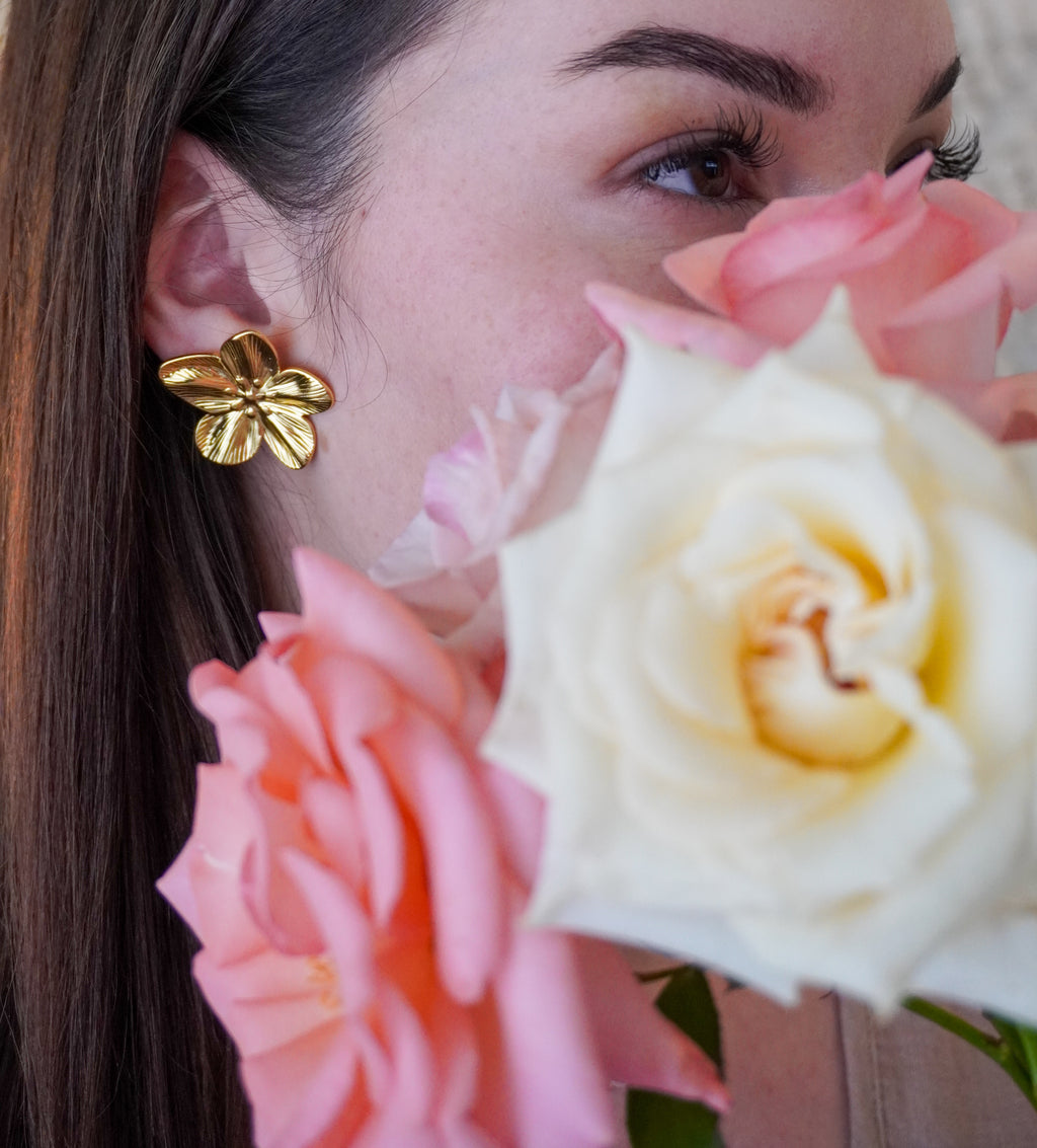 Peoni Studs