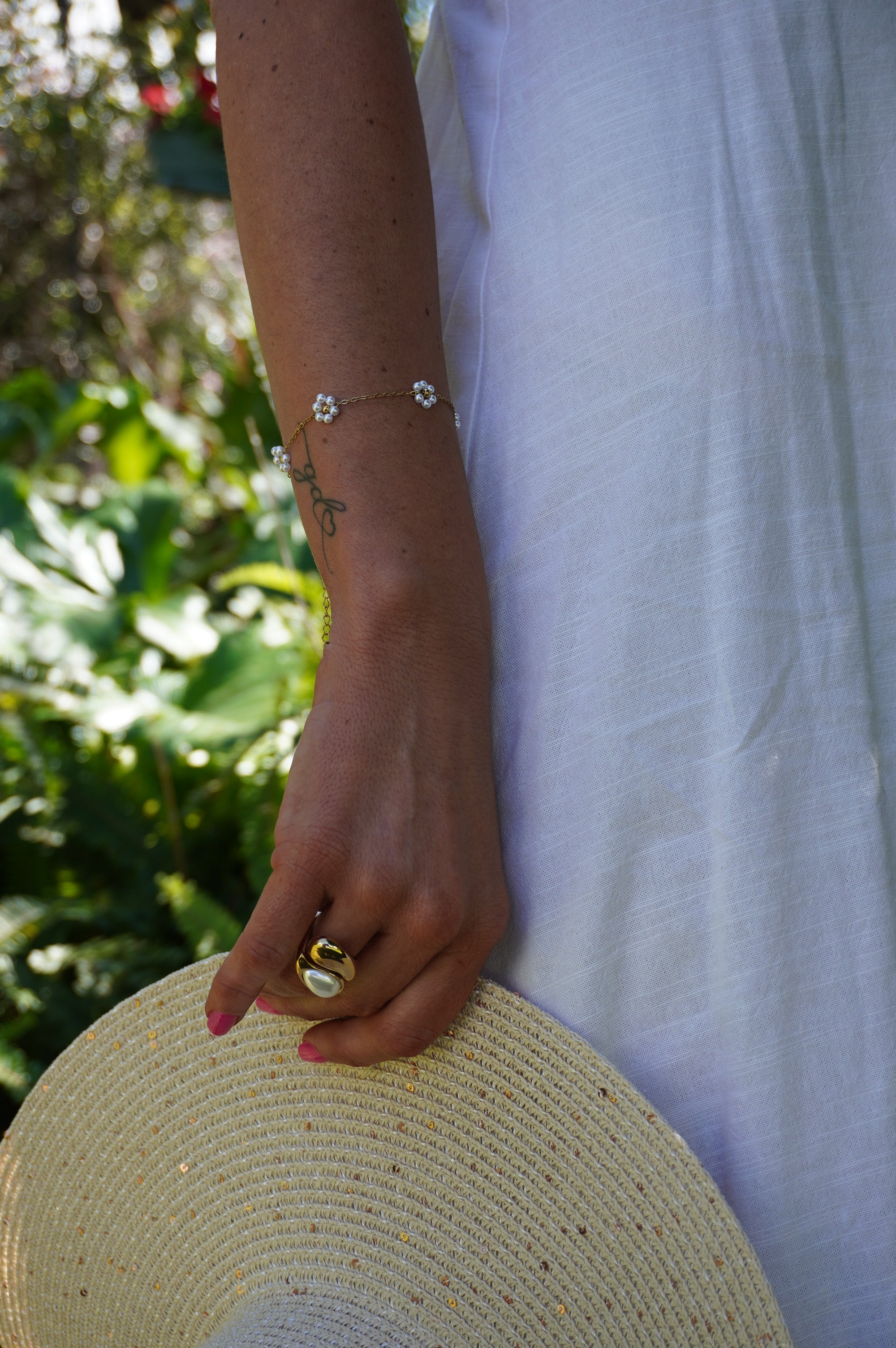 White Daisy Bracelet
