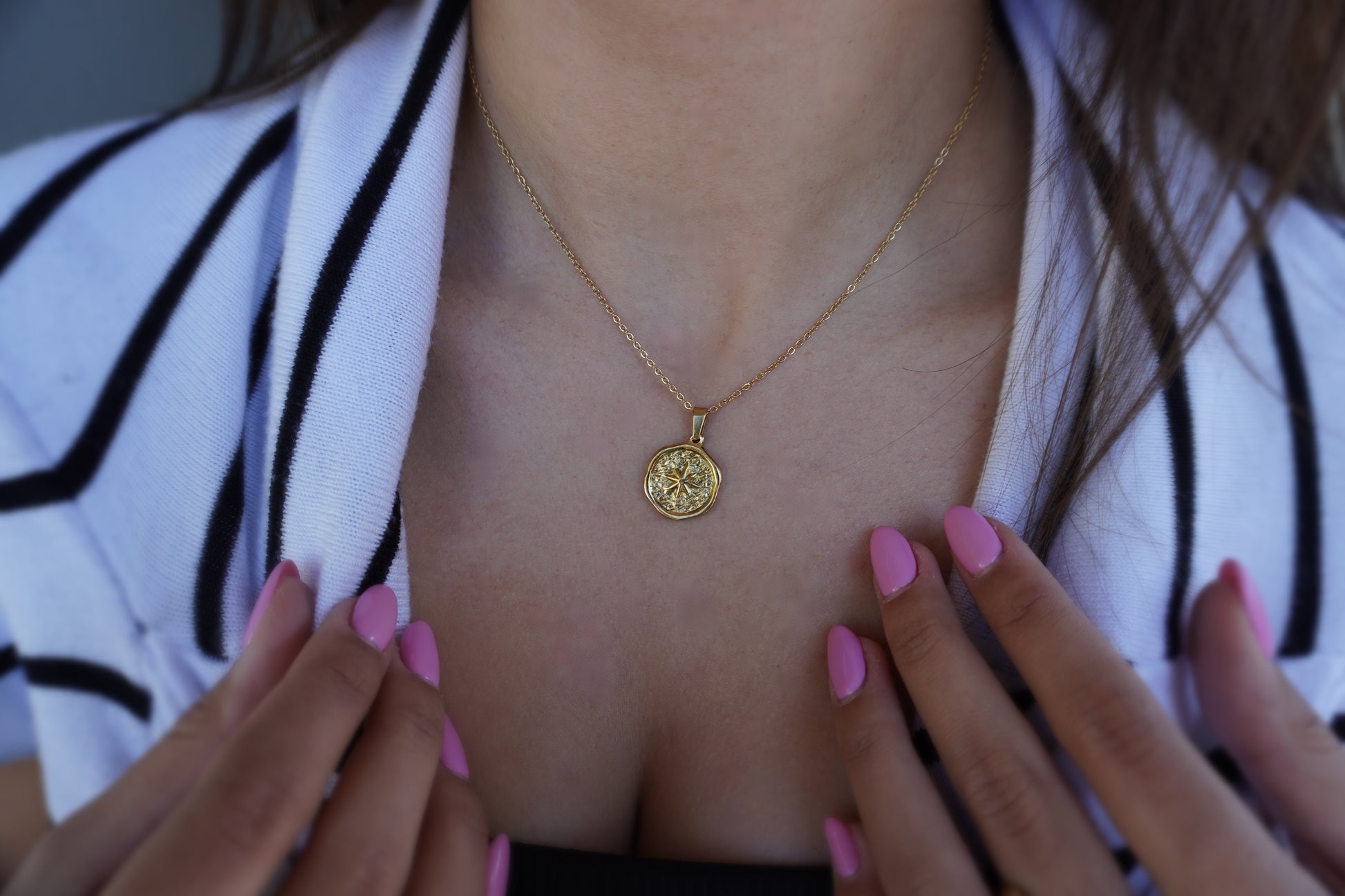 Faye Pendent Necklace