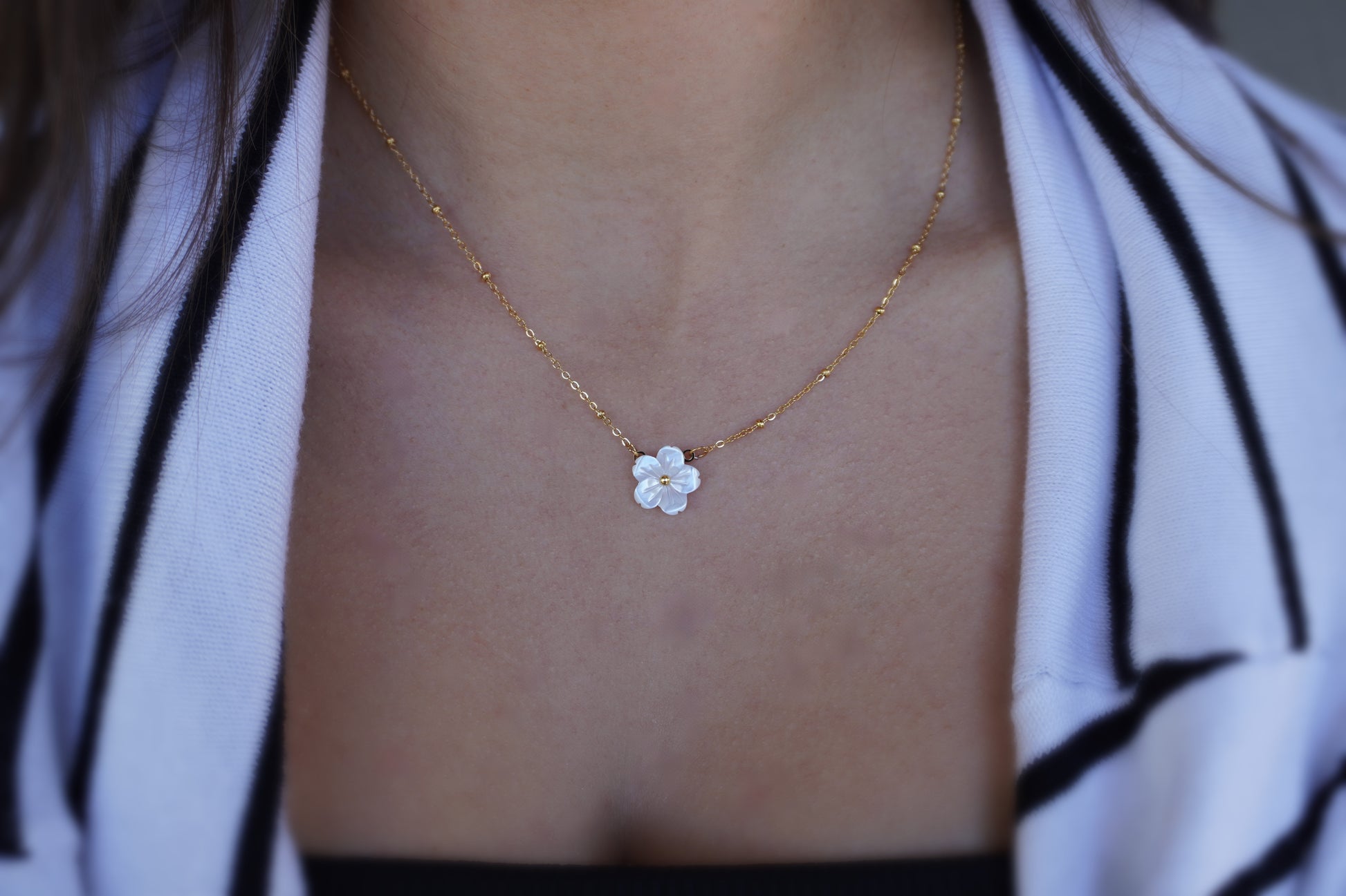 Jolie Flower Necklace