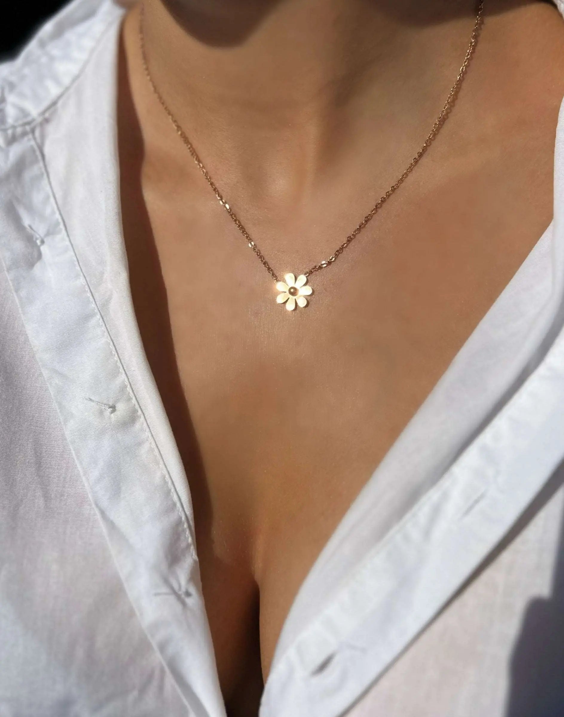 Lauren Daisy Necklace